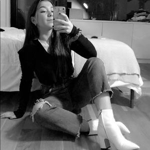 Meet your Posher, Lily